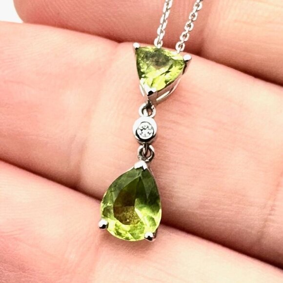 Womens Necklace 14K Yellow Gold Green Peridot Diamond Pendant - Picture 2 of 4